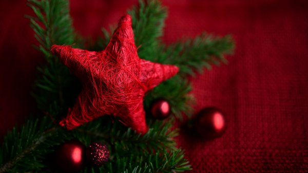 Red Star Christmas decoration Wallpaper