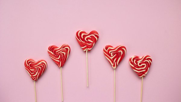 Heart shape Candies Wallpaper