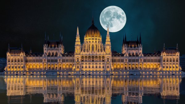 Hungarian Parliament Building Budapest Wallpaper