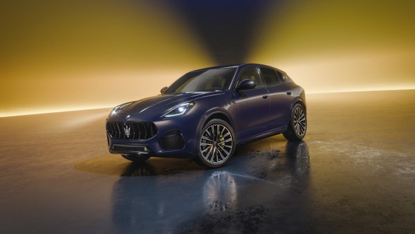 Maserati Grecale Modena Lumina Blu 2025 Wallpaper