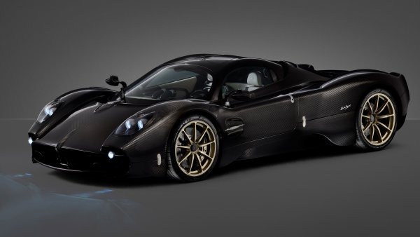 Carbon Fiber Pagani Utopia Wallpaper