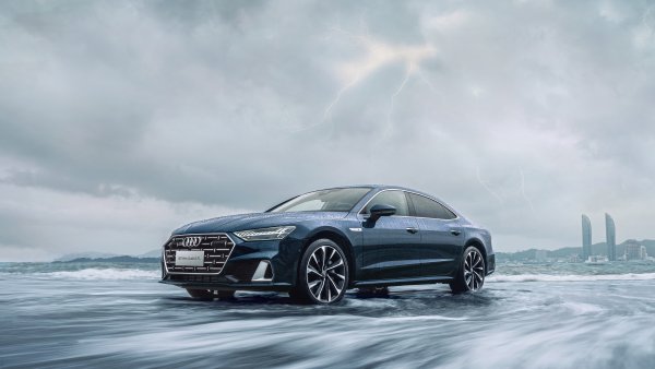 Audi A7L 55 TFSI quattro S line Luxury Sedan Wallpaper