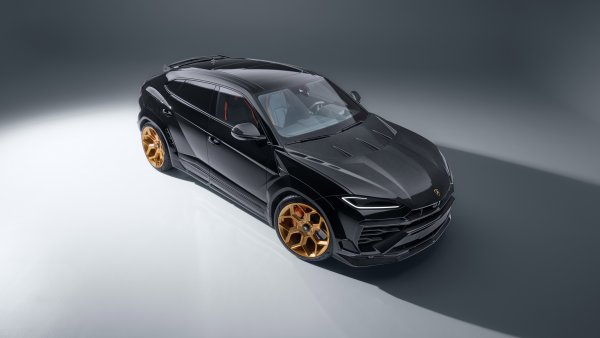 Novitec Lamborghini Urus SE Esteso 2025 Wallpaper