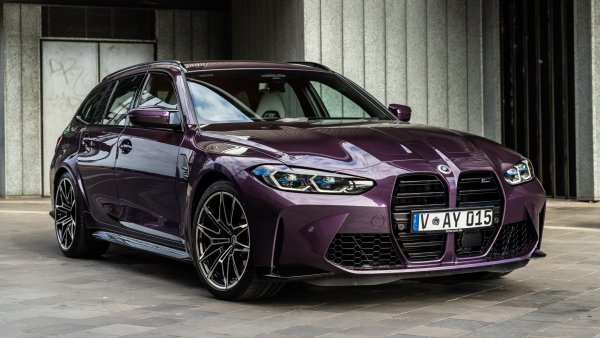 BMW M3 Competition Touring 2023 Wallpaper