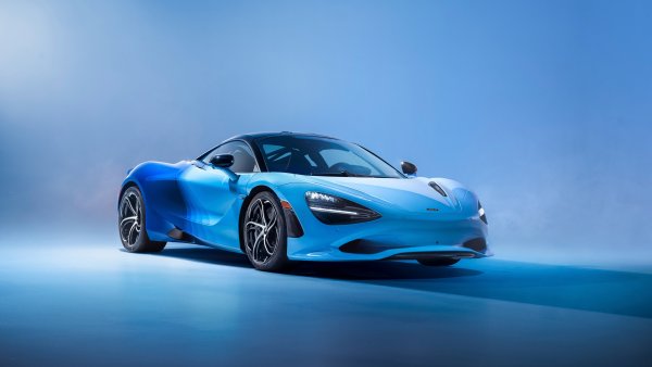 McLaren 750S Coupé Spectrum Wallpaper