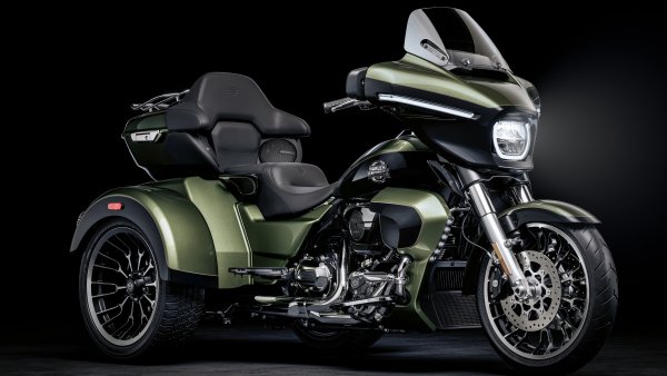 Harley-Davidson Street Glide 3 Limited 2026 Wallpaper