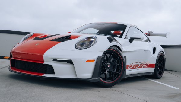 Porsche 911 GT3 RS Vertical Wallpaper