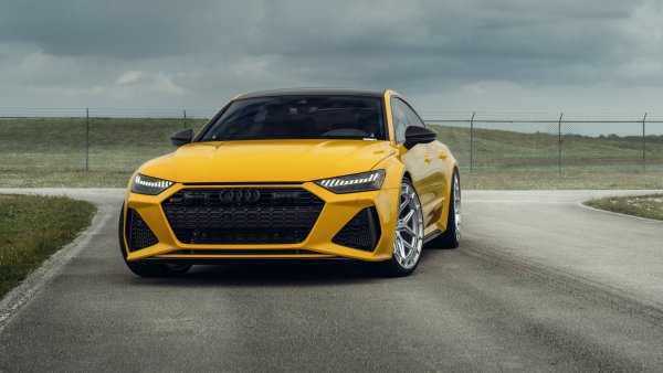 Audi RS 7 Sportback 8K Wallpaper