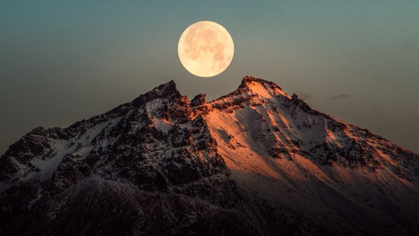 Full moon Mountain Peak Wallpaper
