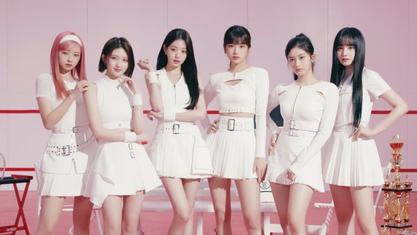IVE (K-pop) Korean singers Wallpaper