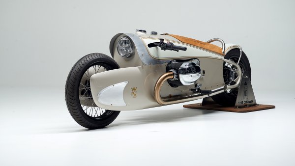 BMW R 18 The Crown Kingston Custom Wallpaper