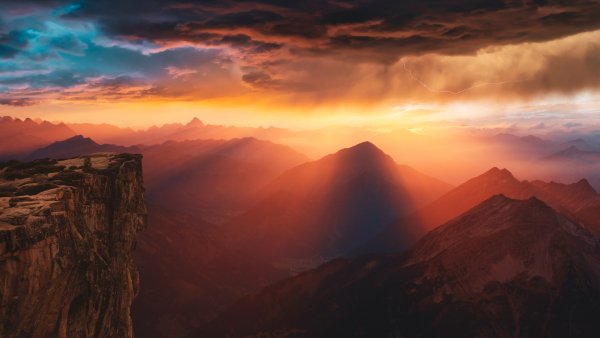 Sunlight Mountains Wallpaper