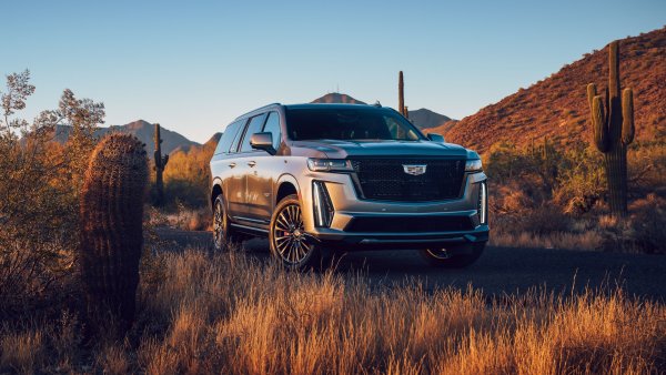 Cadillac Escalade-V ESV Luxury SUV Wallpaper