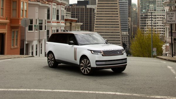 Range Rover SV Serenity P530 LWB Luxury SUV Wallpaper