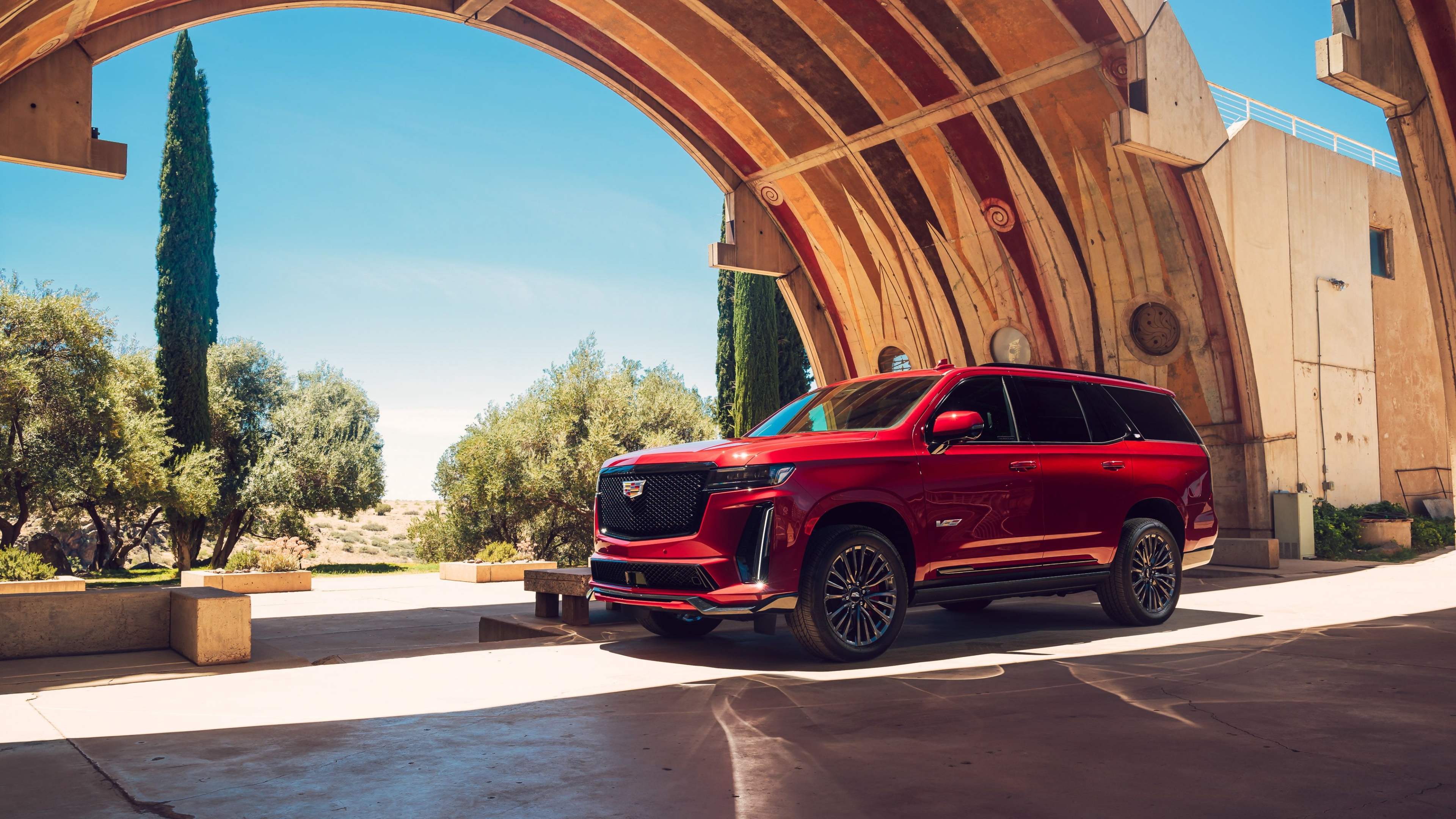Cadillac Escalade-V Luxury SUV Wallpaper