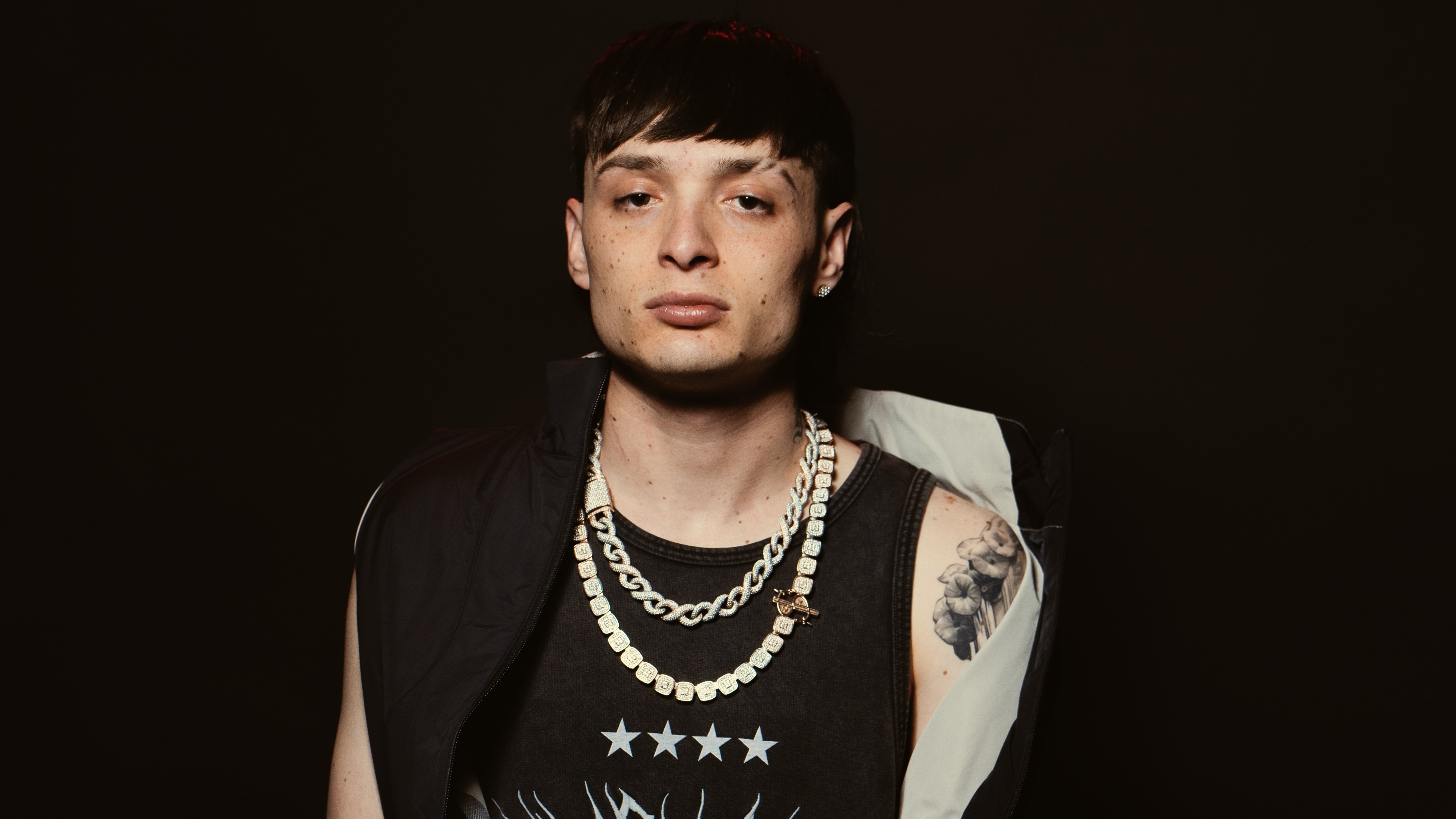 Peso Pluma Rapper Wallpaper