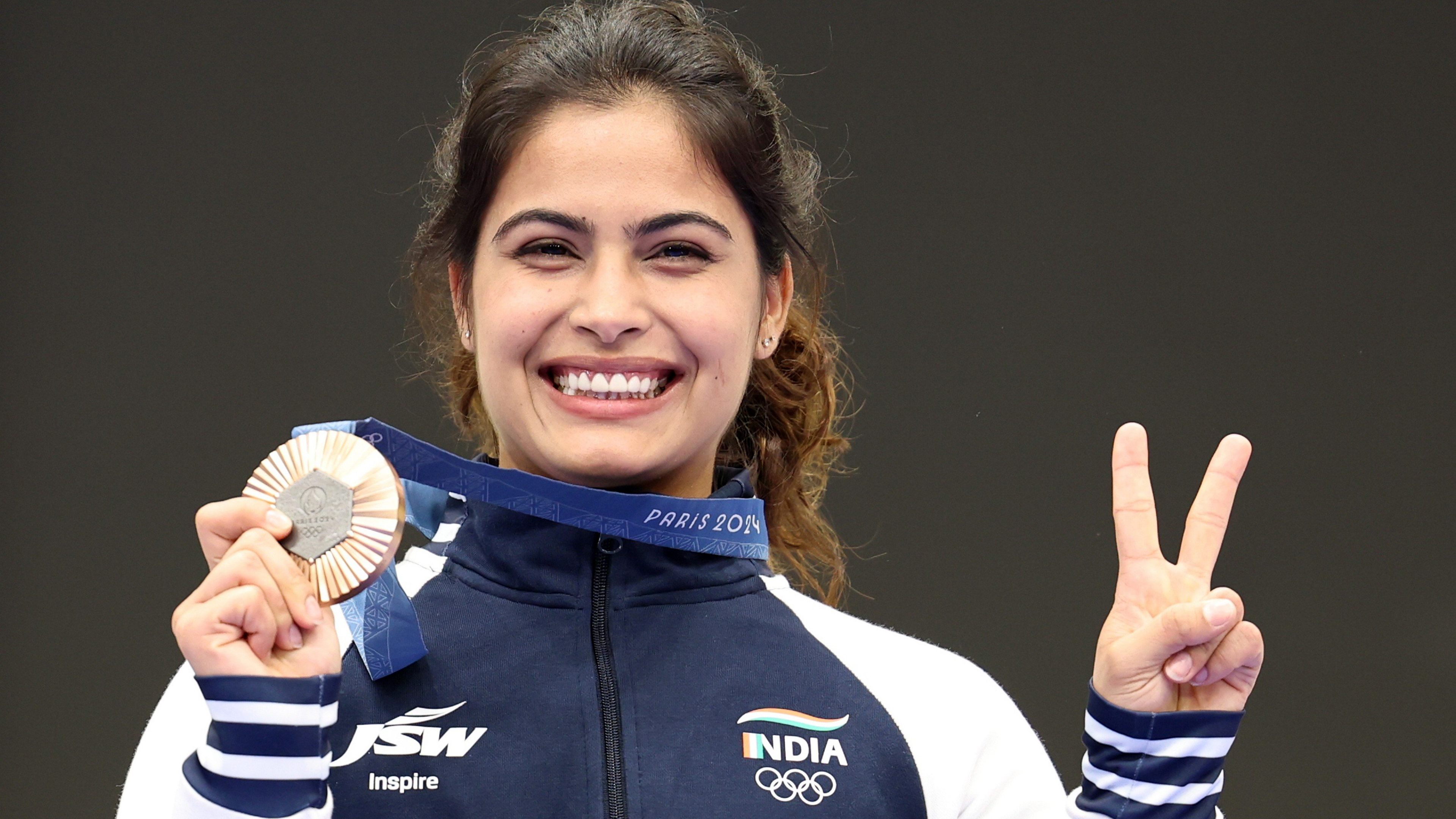 Manu Bhaker Gold medal Wallpaper