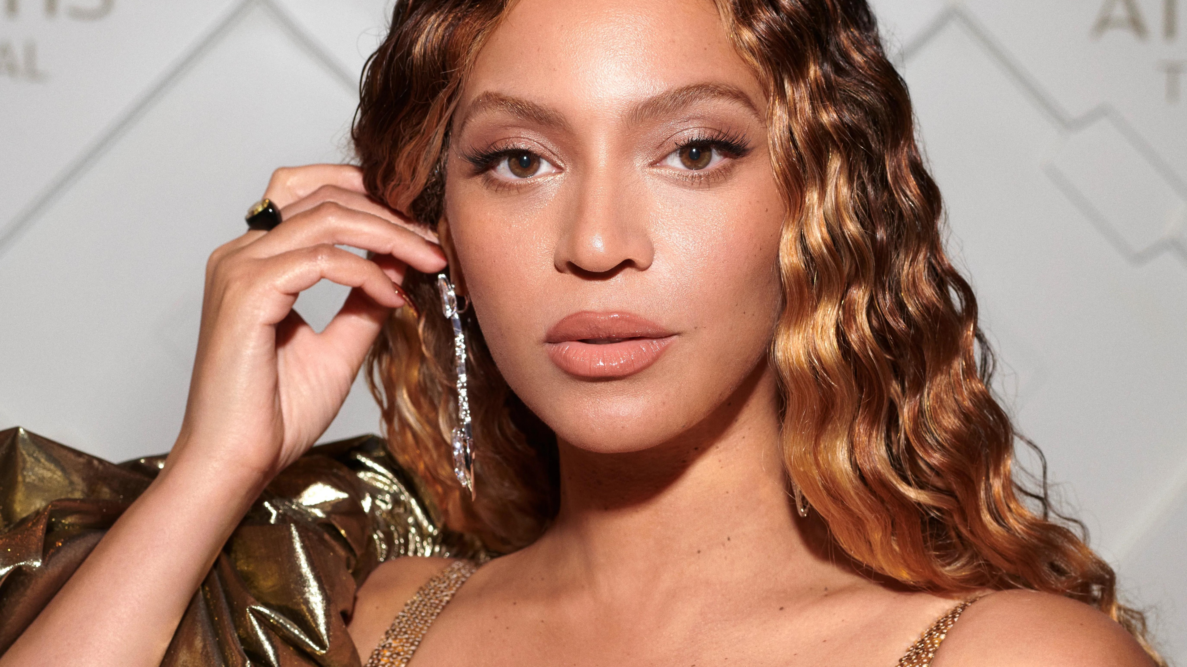 Beyonce 5K Wallpaper for iPhone