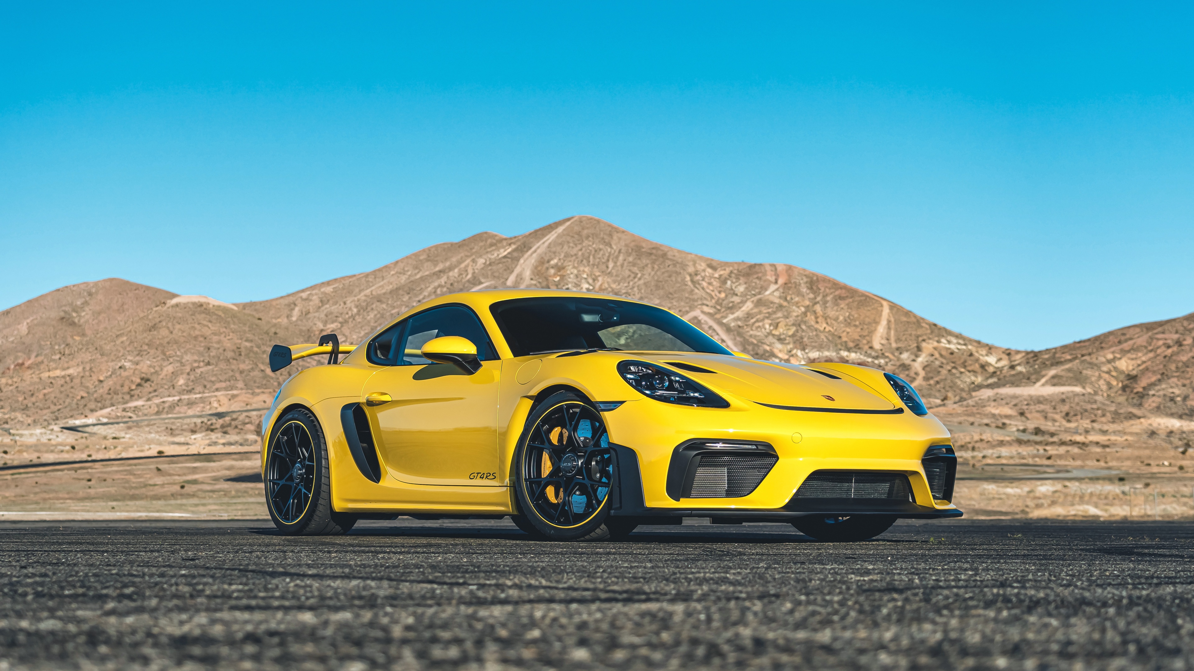 Porsche 718 Cayman GT4 RS 2022 Wallpaper