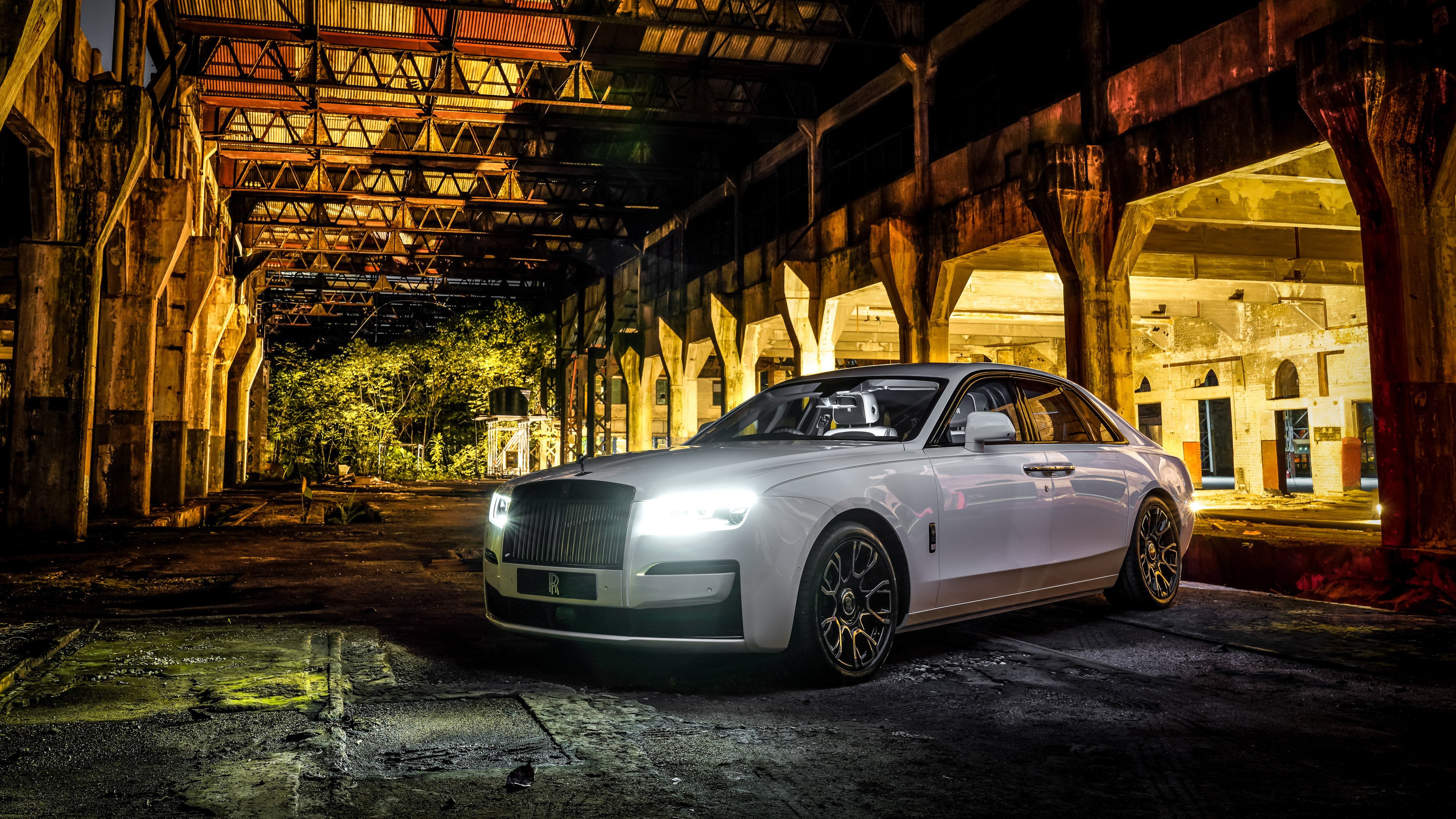 Rolls-Royce Black Badge Ghost Performance Sedan Wallpaper