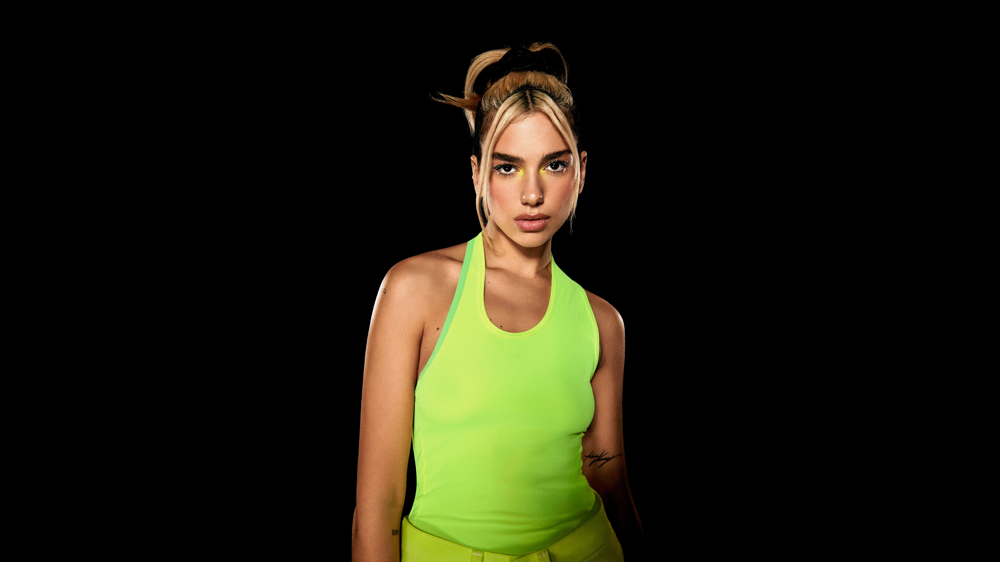 Dua Lipa 8K Wallpaper